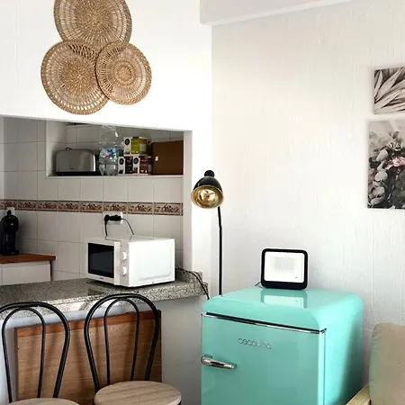 Beachfront In Apartment *